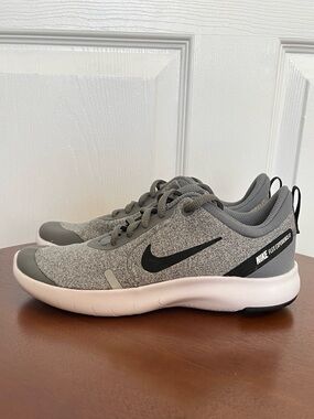 Kids Nike Flex Experience Gray Sneakers (Size: 3.5Y Boys)